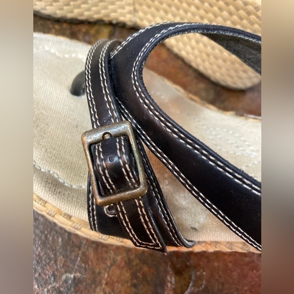 Easy Spirit~Mudd~Black/Light Gray/Tan Thong Wicker-Look Wedge Sandals~Size 9M - Picture 4 of 14